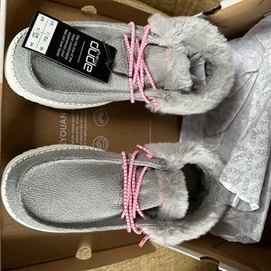 Ladies gray Hey Dudes size 7